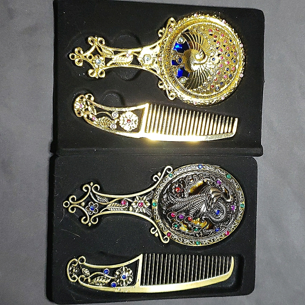 Unique Mirror and comb sets